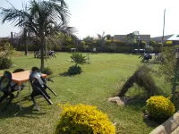 Leget Lodges & Gardens Hotel di 