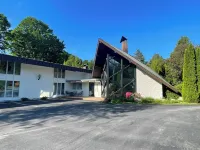 Toll Road Inn