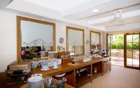 Summer Otel