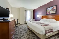 Drury Inn & Suites Middletown Franklin Hotel di 