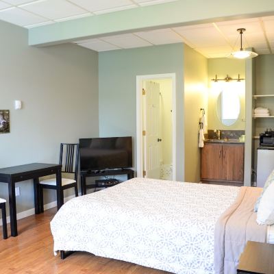 Family Queen Room with Sofa Bed Trailhead Lodging Promo Code