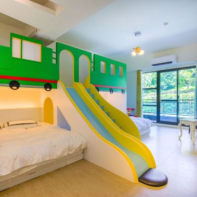 陽台家庭房 青漫童夢民宿優惠