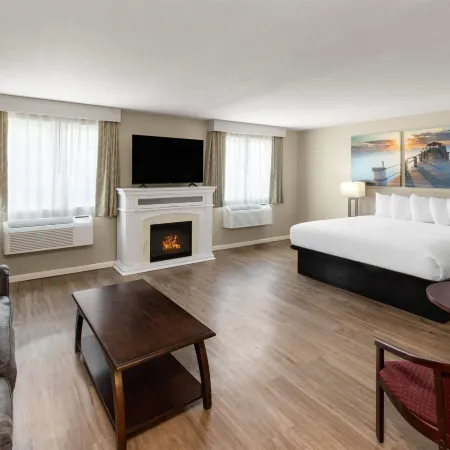 Days Inn by Wyndham Mountain Home Отели в г. Бакстер