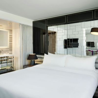 One-Bedroom King Suite With Lake View W Chicago - Lakeshore Promo Code