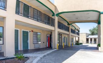 OYO Inn & Suites Medical Center San Antonio