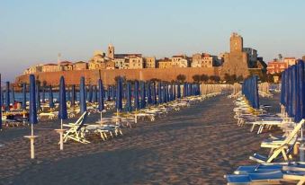 Hotel Meridiano - Housity
