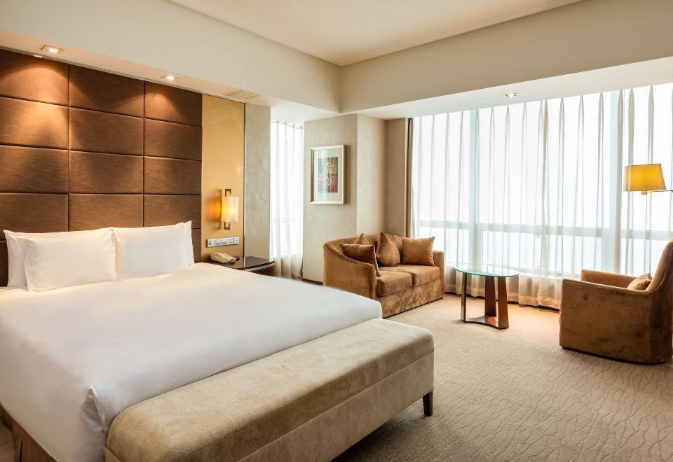 Crowne Plaza Yantai Sea ViewOne Bedroom Suite Sea View