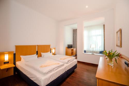 带阳台的单间公寓海景侧