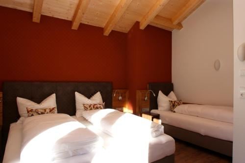 带阳台的两卧室公寓