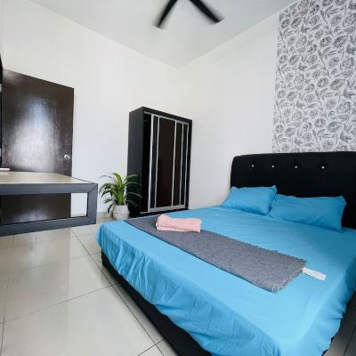 Bilik dengan Bilik Mandi Berkongsi Kupon OYO Home 90421 Suriamas Suites Condominum 2