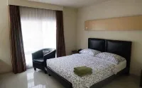 Jhoanie Hotel Hotels in Mandolang