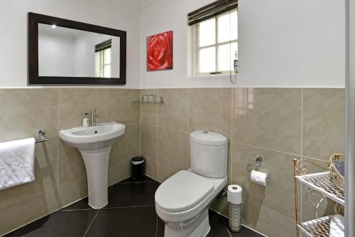 The Coach House 尊贵花园房 - 特大床双人/双床