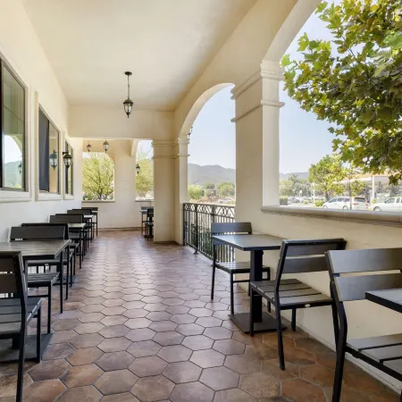 Best Western Plus Temecula Wine Country Hotel & Suites