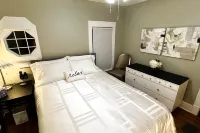 Private 3-Bdrm Unit. Historic Home, Downtown Sandusky. Family friendly!