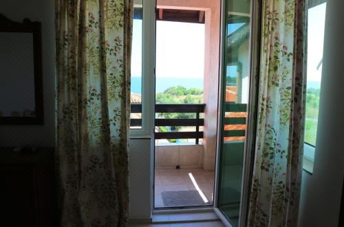 带阳台的海景一卧室公寓