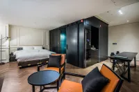 Rivertain Hotel