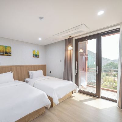 Deluxe Twin Room / Terrace-Tile Bath With Hot Spring Water, Rate For 2, Extra Charges Apply 동부산온천호텔 쿠폰
