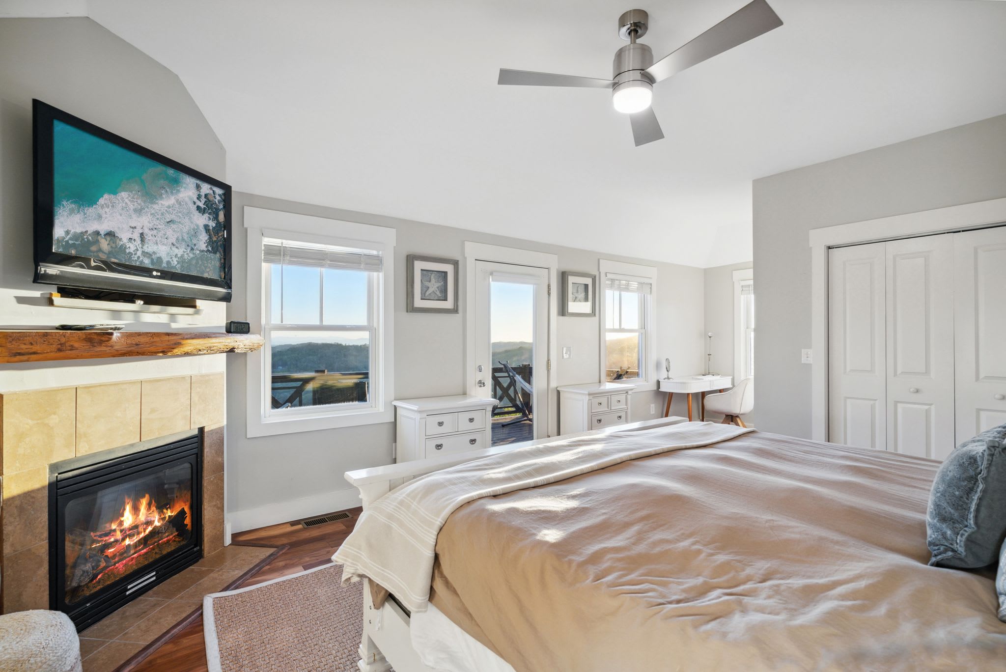 奢华小屋（带热水浴缸和全景视野）-迷人的山脉休闲