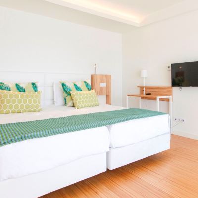 Prestige Two-Bedroom Apartment Alfagar Aparthotel Promo Code