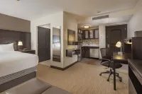 薩爾蒂洛Staybridge套房公寓飯店