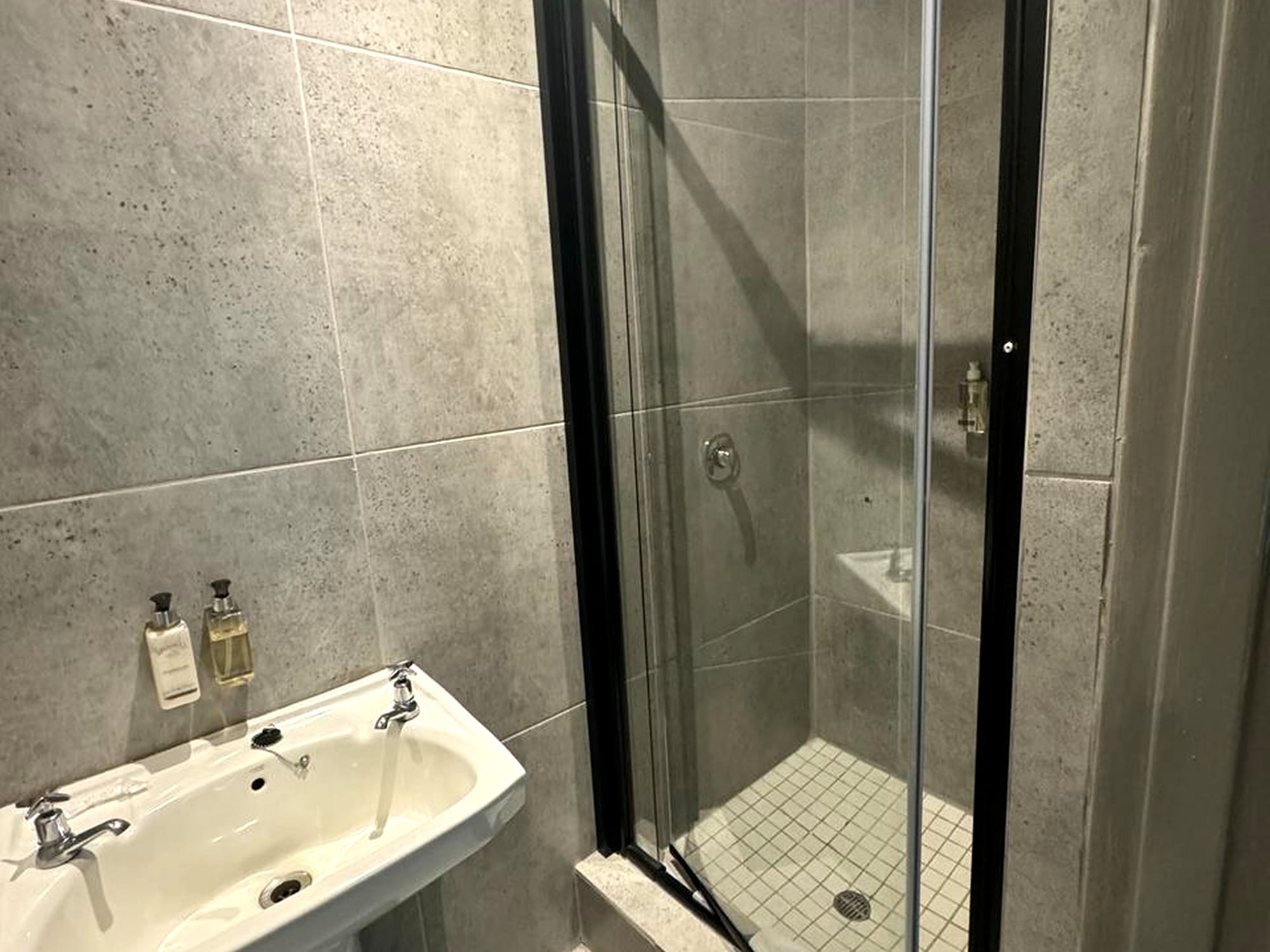 标准房， 1 张双人床或 2 张单人床