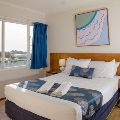 Standard Apartment With 2 Bedrooms, Water View, Free Wi-Fi And Parking Cullen Bay Resort Promo Code