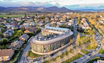 Sercotel Jardines de Uleta Suites - Housity