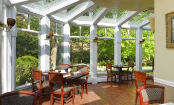 Copper Beech Inn - Housity
