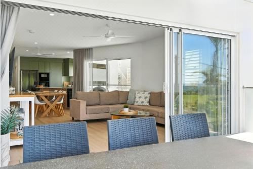 Unit 2 Beach Gallery Apartment