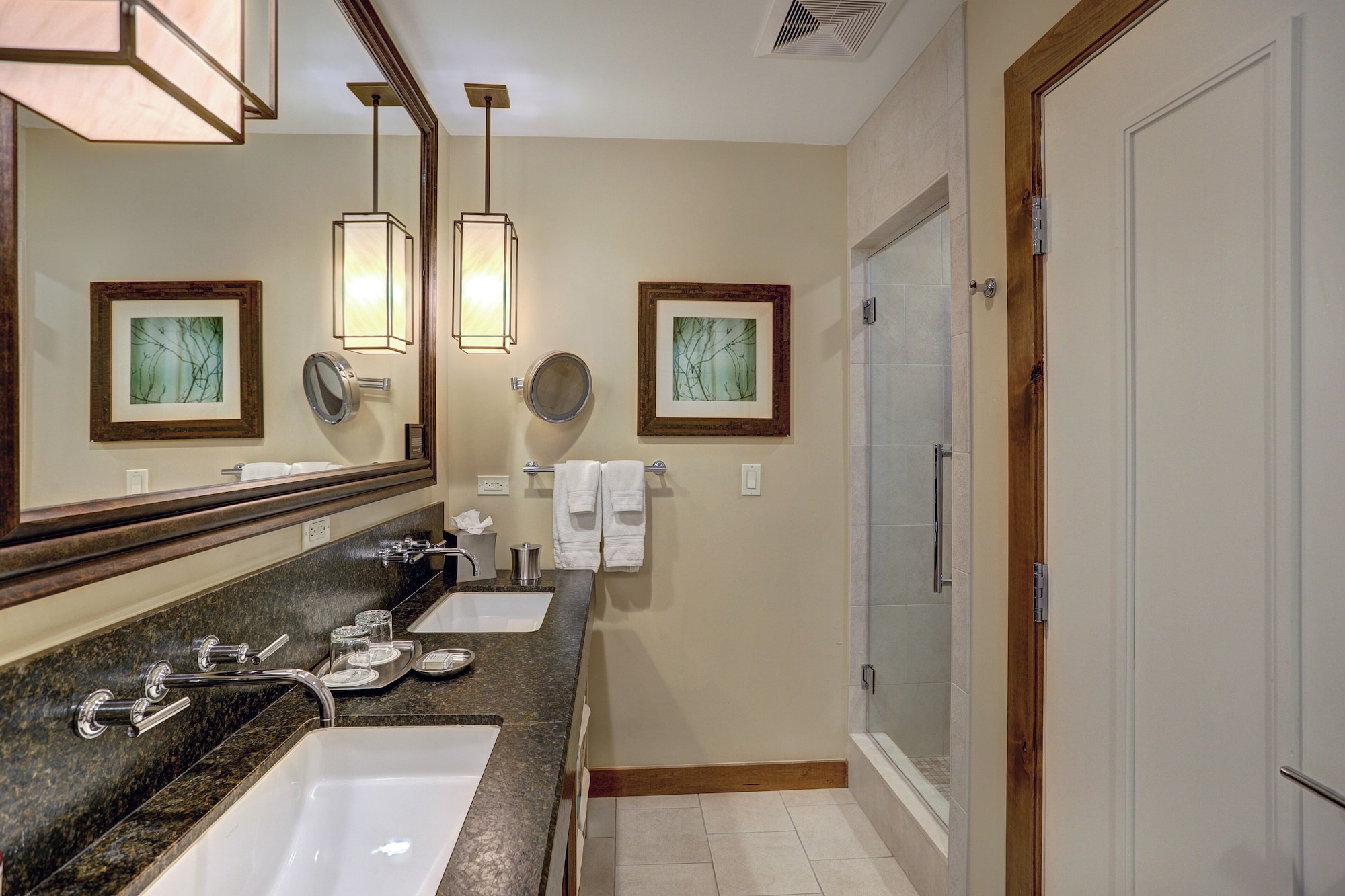 The Osprey at Beaver Creek, a RockResort小屋特大床房