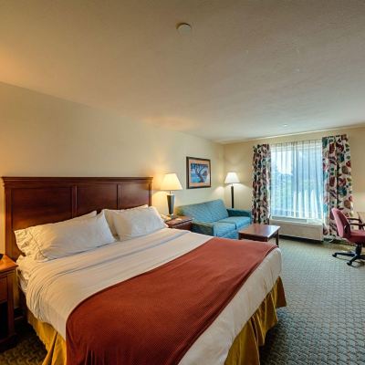 Guest Room Triple Play Resort Hotel & Suites Promo Code