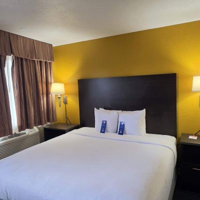 King Room-Non-Smoking Motel One Promo Code
