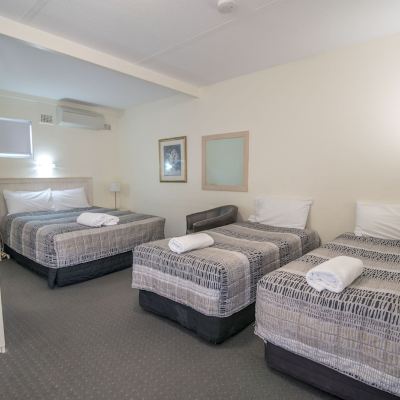 Standard Room with One Queen Bed and Two Single Beds - Non-Smoking