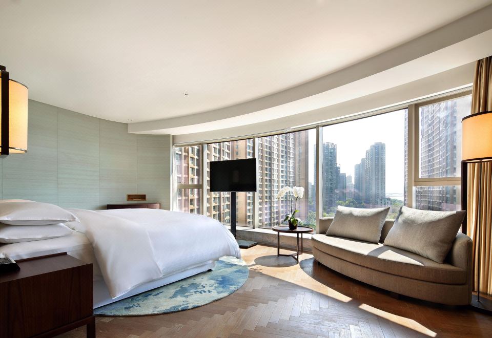 Sheraton Grand Hangzhou Binjiang HotelDeluxe Suite