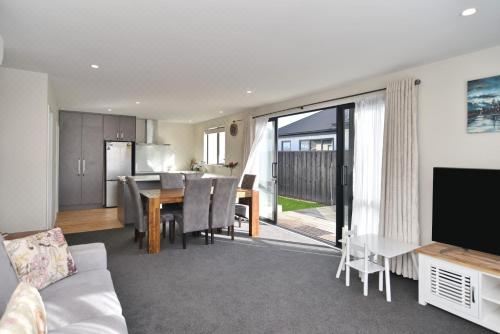 两卧室联排别墅