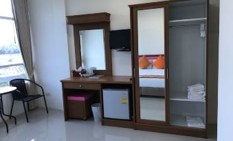 Naiyang Tour Room for Rent