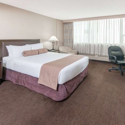 大床房帶陽台 卡爾加里市中心華美達酒店優惠