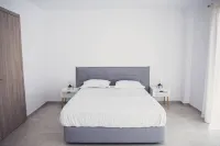 Starlight Villa Guro - 4Bd, 4ba, 4Min to Beach