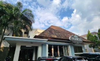 Frances Hotel