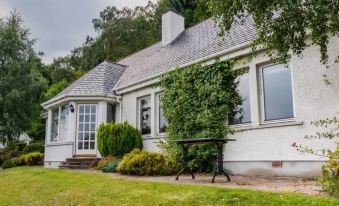 Loch Ness Cottages