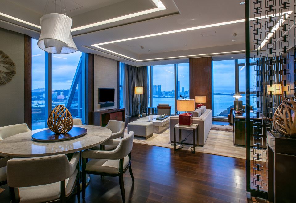 单卧套房（超大床+1间卧室带起居室和客厅+海湾景观）