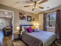 Remodeled Cabin w/fireplace, 2 miles from Lakewood Hotels in Riverview