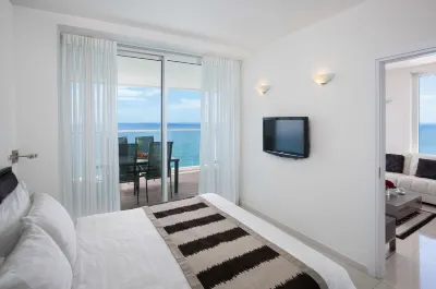 Island Luxurious Suites Hotel  호텔
