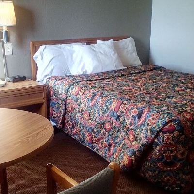 Standard Queen Room-Accessible KCI Lodge Promo Code