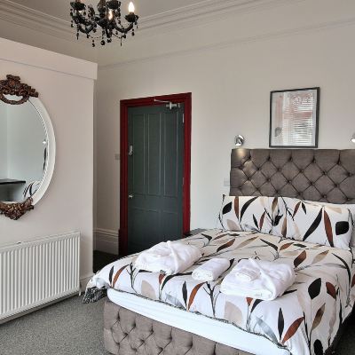 Double Room with Private Bathroom Hamilton Hotel Promo Code