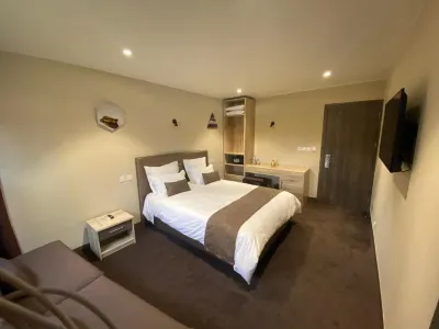 Fly Inn Madagascar Hotel - Navette Gratuite H24 - à 300m de l'Aéroport International のホテル