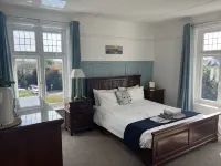 Gwyndra House B&B Отели в г. 