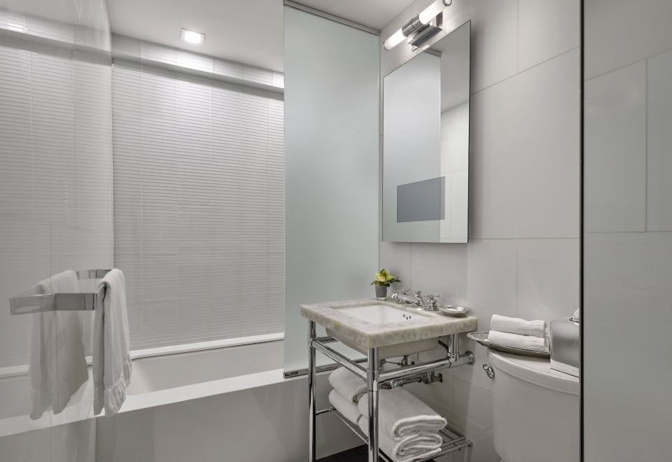 Loews Regency New York HotelClassic 1970's 2-Bedroom Apartment Suite