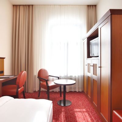 Lieutenants Class Double Room Hotel Hafen Hamburg Promo Code