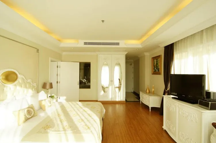 ห้องดีลักซ์ เตียงใหญ่ 1 เตียง